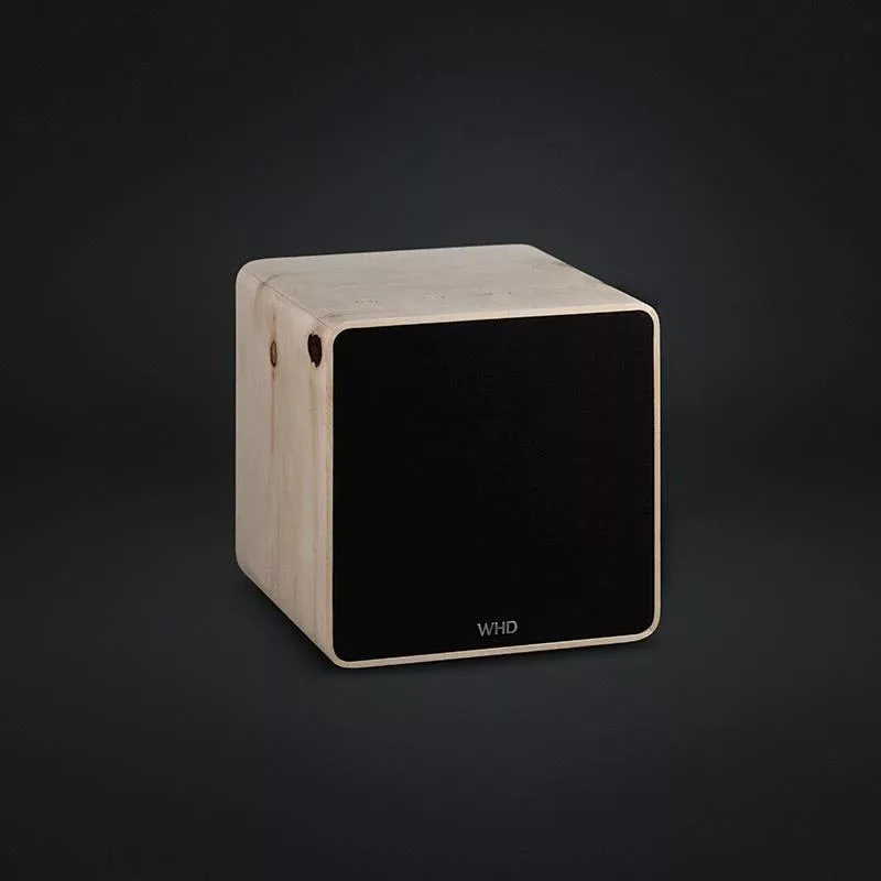 WHD Qube 300 - Hi-Fi hangszóró, 8 Ohm (Fekete előlap, svájci fenyő oldalak)