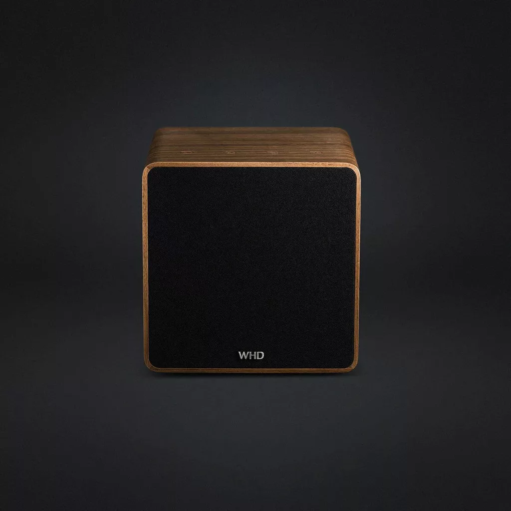 WHD Qube XL - multi-room streaming hangszóró (Fekete előlap, tölgyfa oldalak)