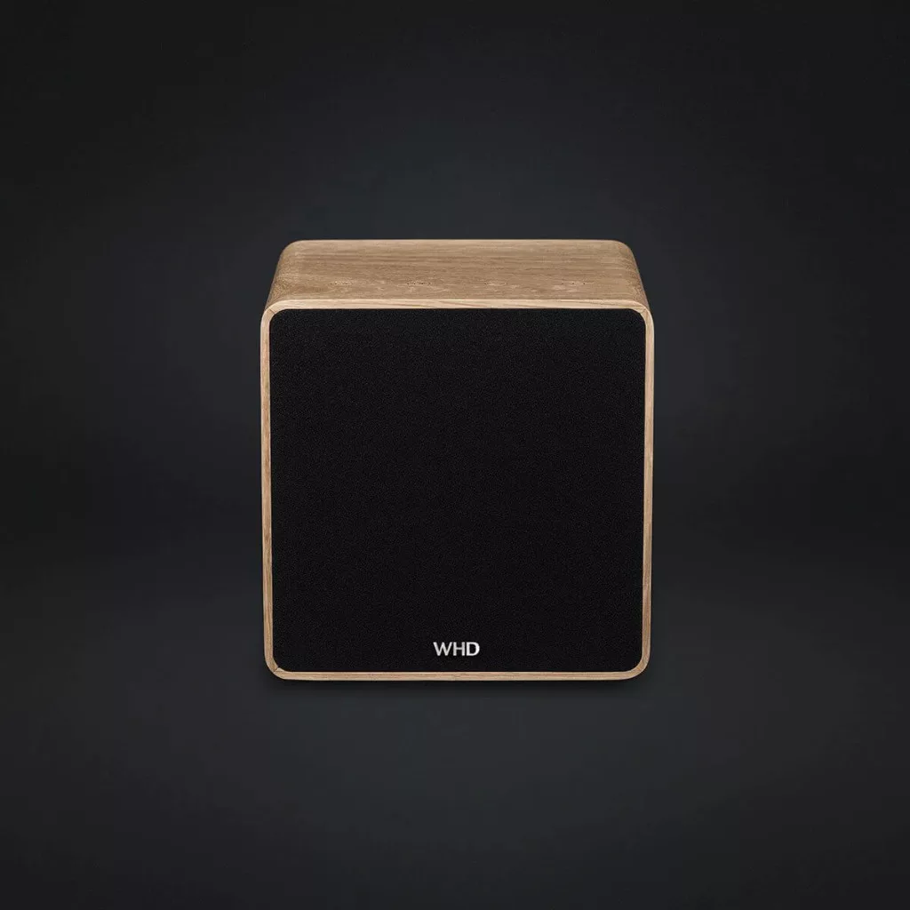 WHD Qube XL - multi-room streaming hangszóró (Fekete előlap, svájci fenyő oldalak)