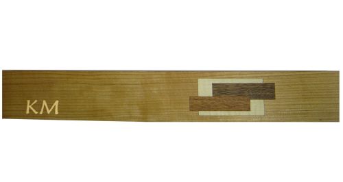 Worldmix ACER PT 15 IND MON - karmesteri pálcatok diófából, egymást átfedő fanégyszögekkel és monogrammal