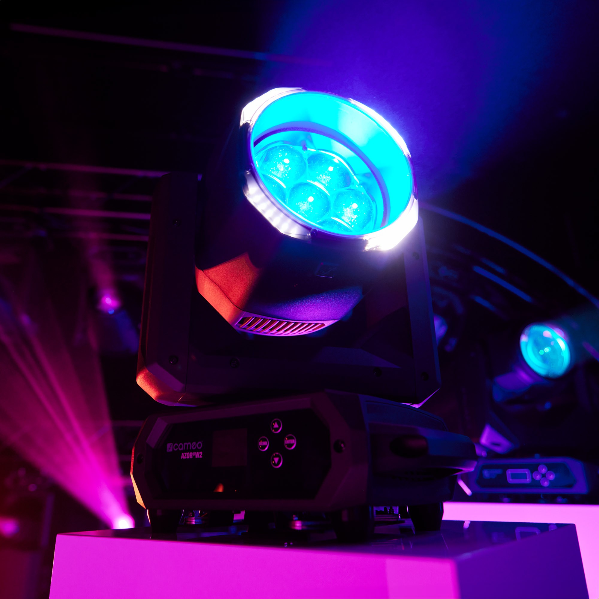 Cameo AZOR® W2 - Moving Head, kompakt mozgófejes wash robotlámpa - 7. kép
