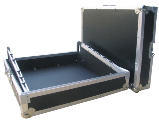 Robust.hu DJ 008 - 19" 8u 195+20 mm, mixer flight case, döntött rack sínnel